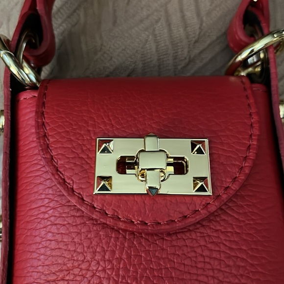 New w/tags Leather crossbody phone holder - Picture 7 of 8